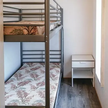 Stunning In W/ Jacuzzi, Wifi And 2 Bedrooms