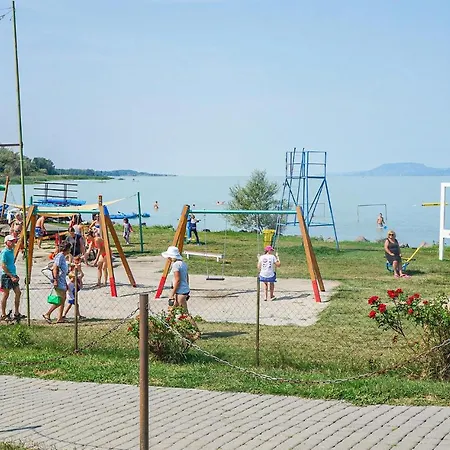 Stunning In W/ Jacuzzi, Wifi And 2 Bedrooms Apartment Balatonszemes